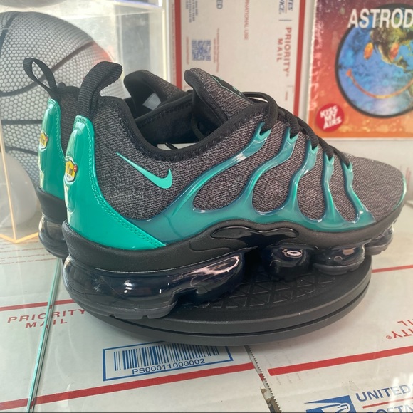 🆕 Nike Air VaporMax Plus 'Eagles' - Picture 5 of 13
